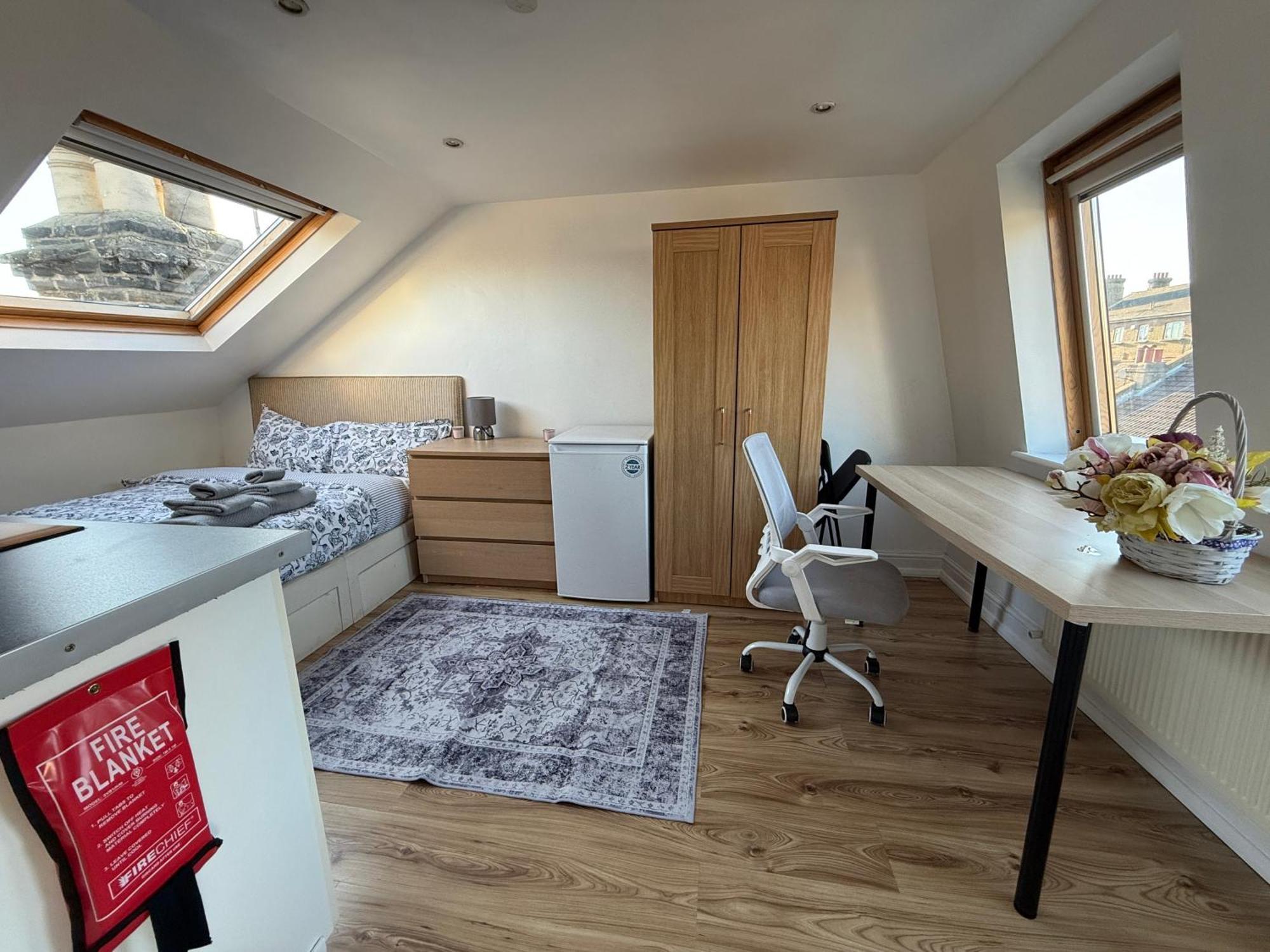 Room, View And Great Price In Hammersmith Homestay London